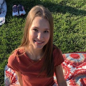 Meet your Posher, Elena